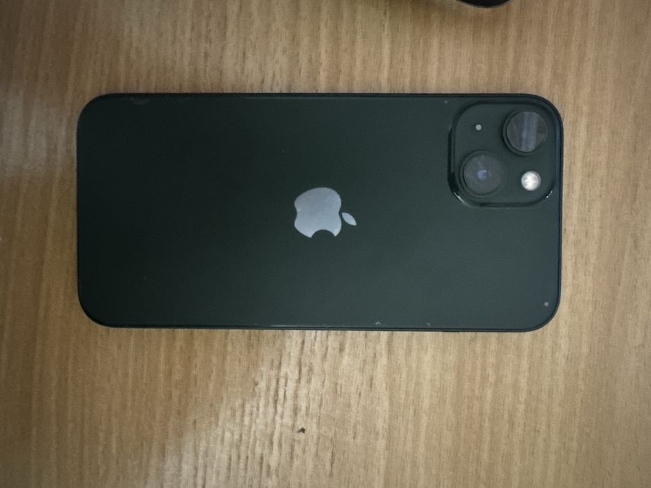 Продам Iphone 13