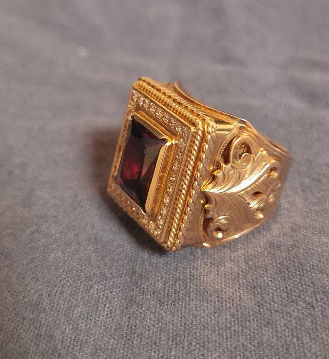 Продам мужскую печатку