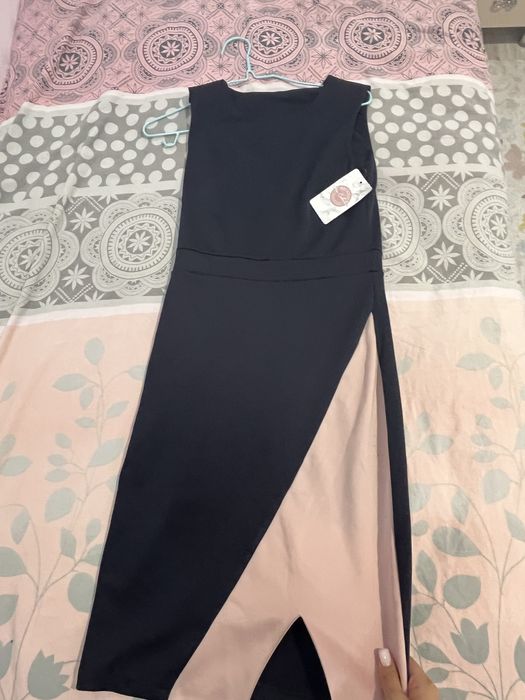 Елегантна дамска рокля