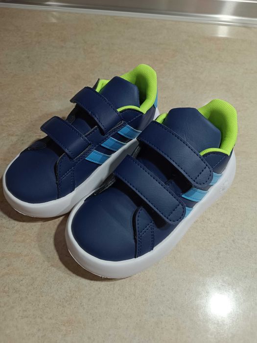 Маратонки Adidas, 26.5 номер