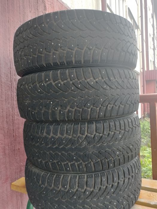 Продам б/у зимнию резину R16