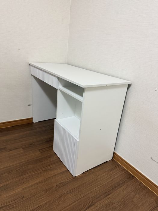Стол письменный