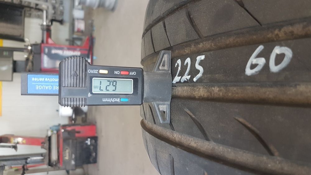 Летни гуми 2 броя DUNLOP 225 60 R17 дот1412