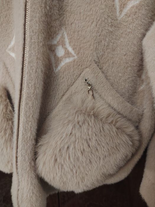 Дамска кашмирена жилетка