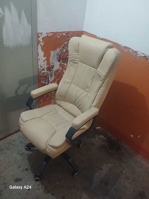 продам офисное кресло