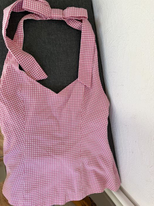Top cu decolteu  adanc Zara
