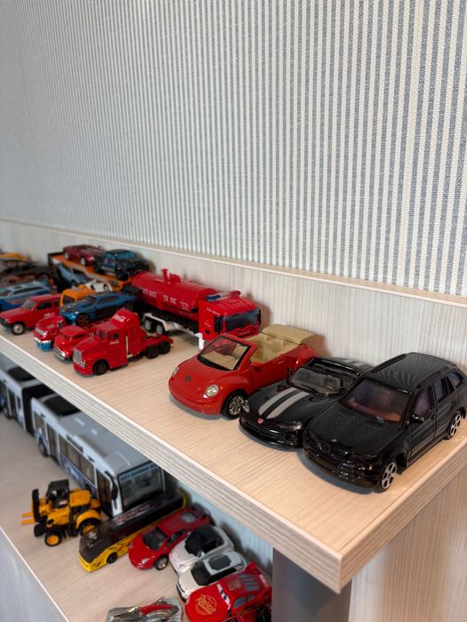 Метални колички предимно hot wheels и други