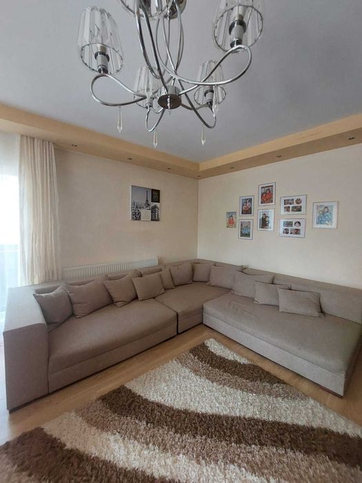 Coltar living plus taburet.