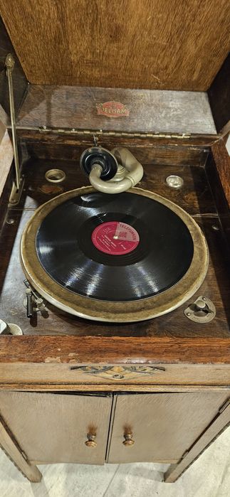 Стар английски грамофон