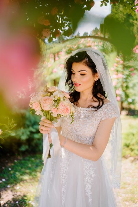 Rochie de mireasa culoarea ivory, marime S , cu voal