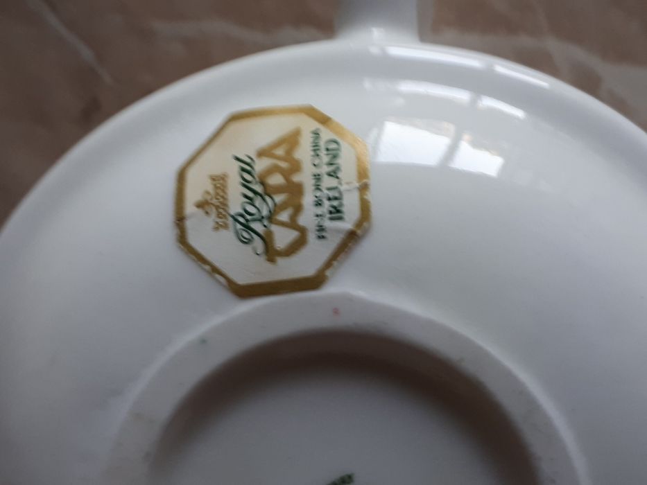 Чаша с каничка,антикварна стойност