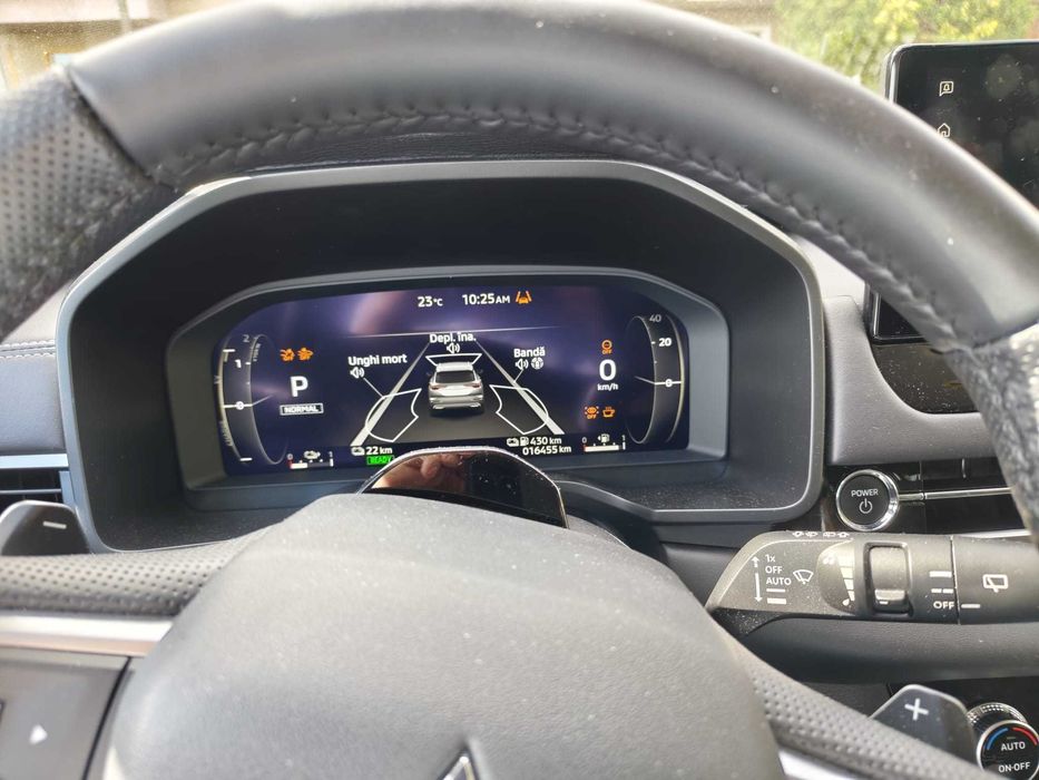 Mitsubishi outlander 4x4 plug in hybrid 2025