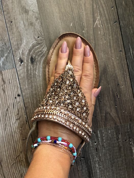 Дамски сандали с камъни