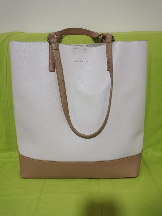 Продавам дамска чанта