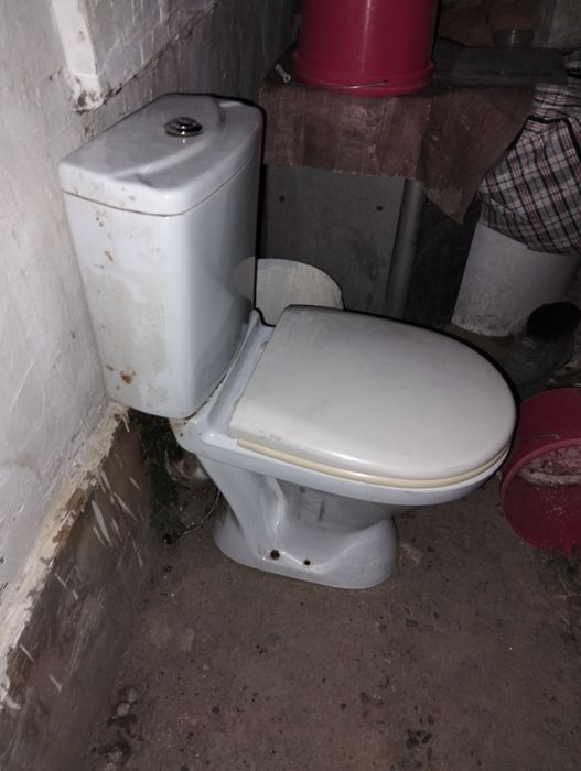 Унитаз Бу  рабочий компактный