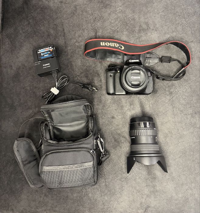 Canon 600D + obiectiv 50 mm + obiectiv mare cadou.