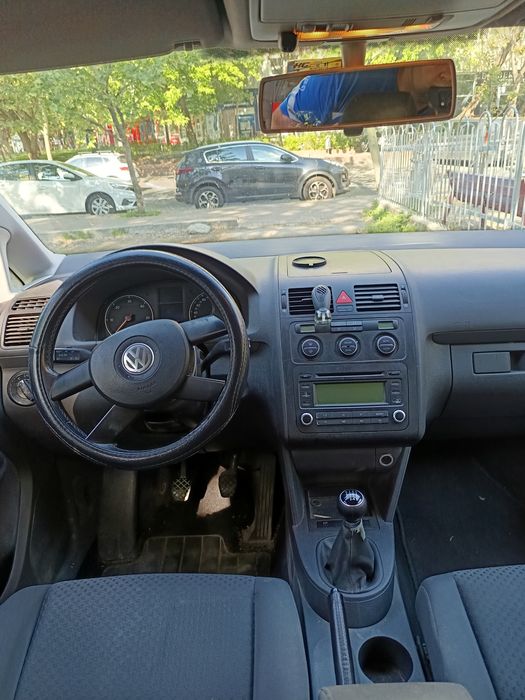 Volkswagen Touran Mașină De Vânzare