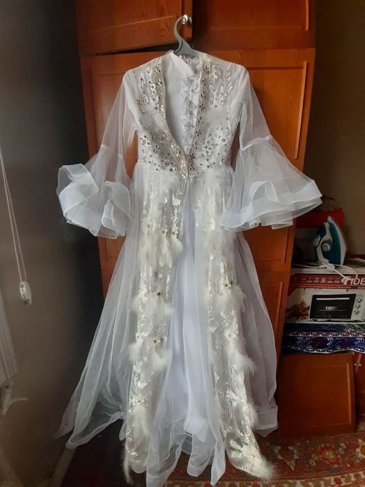 Kelinlar uchun ansanbl koylaklar