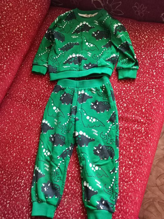 Костюмы новогодние мальчику и девочке