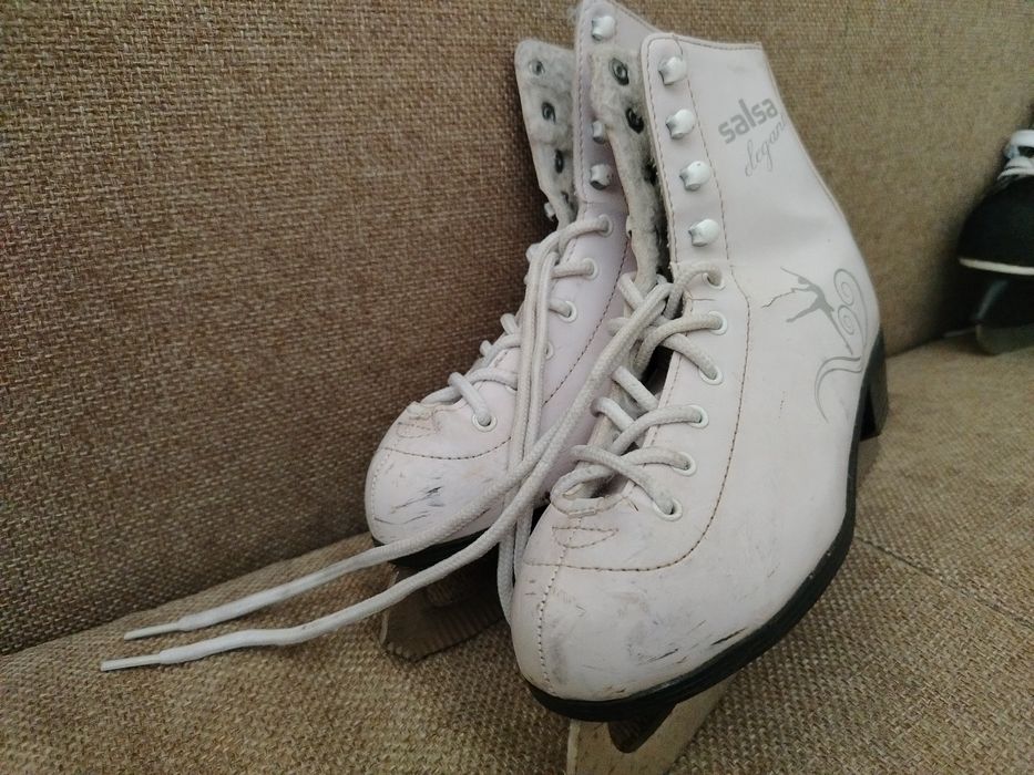 Продам коньки зимние