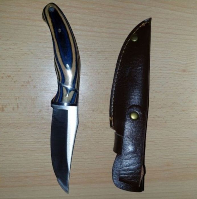 Cutit pentru timp liber cu teaca maner albastru