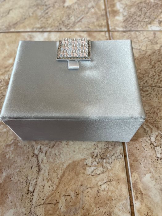 Дамска кутия за бижута