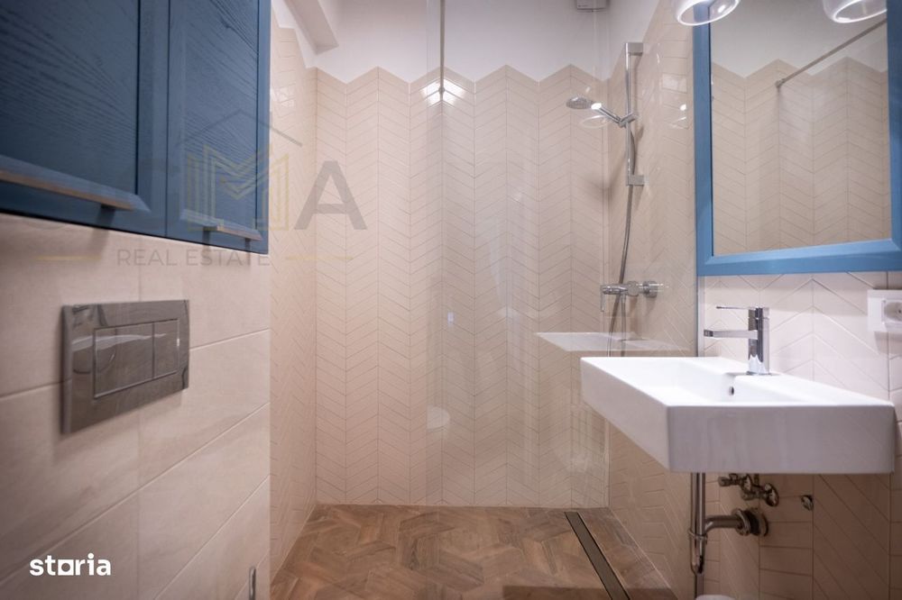 Apartament central, 4 camere, 100 mp, langa UMF
