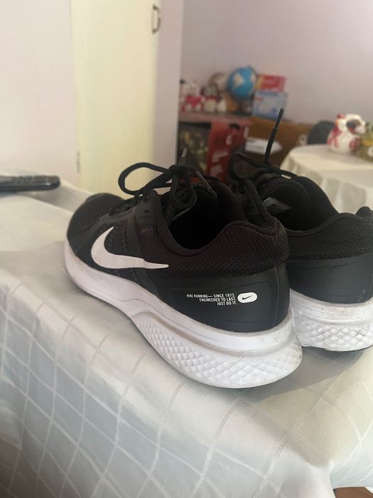 Обувки Nike Run Swift 2