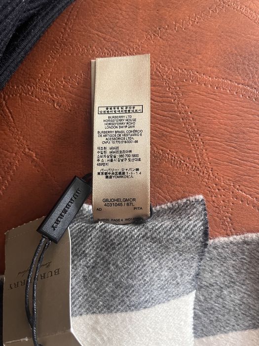 Eșarfă Burberry 100% Cashmere – Nouă cu etichetă, Made in Scotland