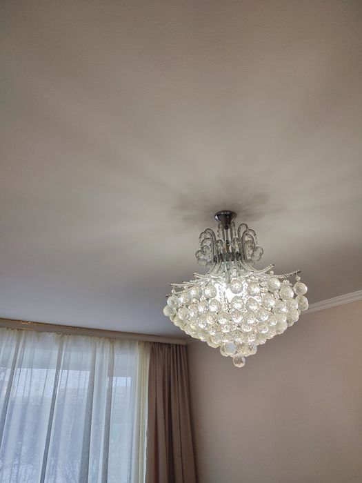 Продам люстру в хорошем состоянии