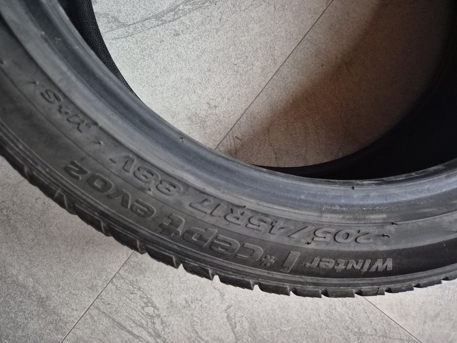 Vând cauciucuri 205/45/17 M+S set complet imp Germania