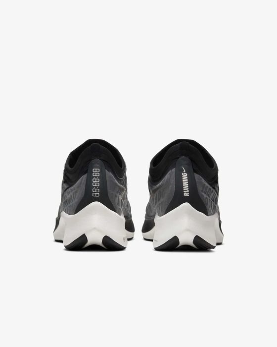 Абсолютно новые женские Nike Zoom Fly3 оригинал,карбон, размер 38/8 US