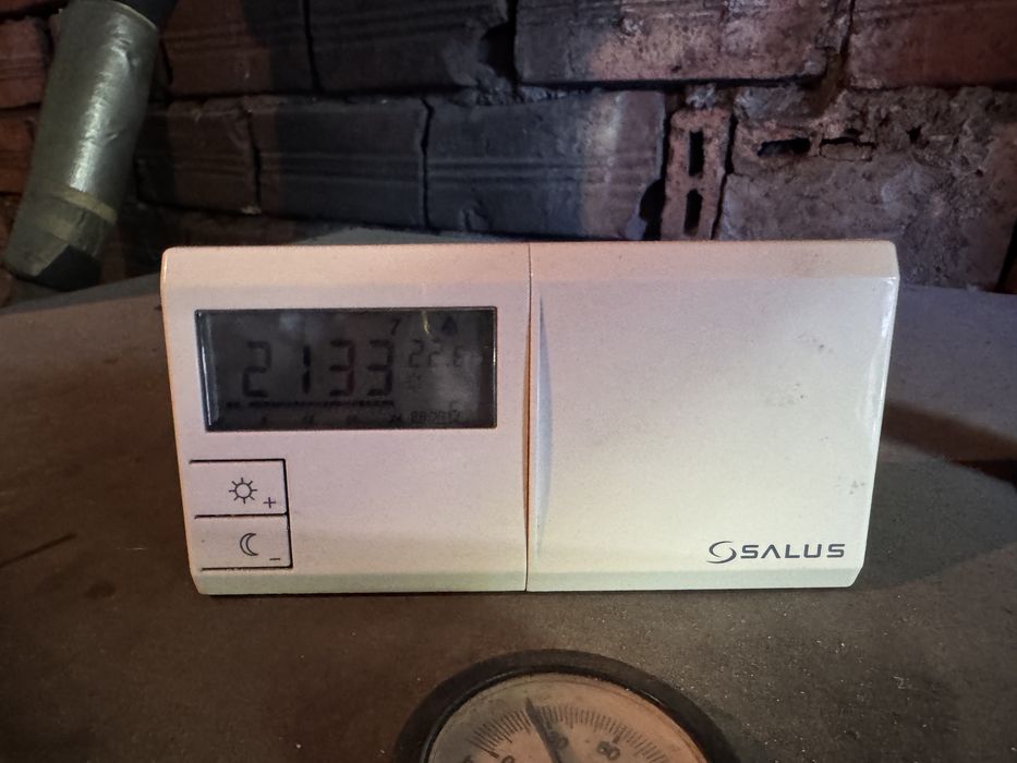 Пелетен котел 24KW с горелка, помпа и бункер