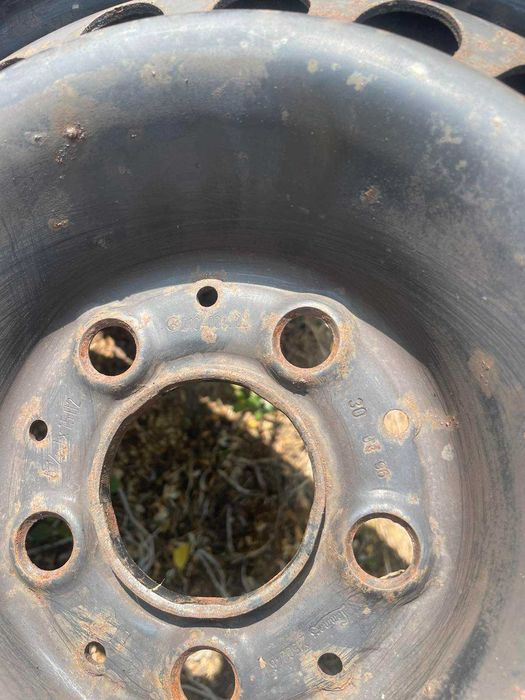 Продавам джанти с гуми