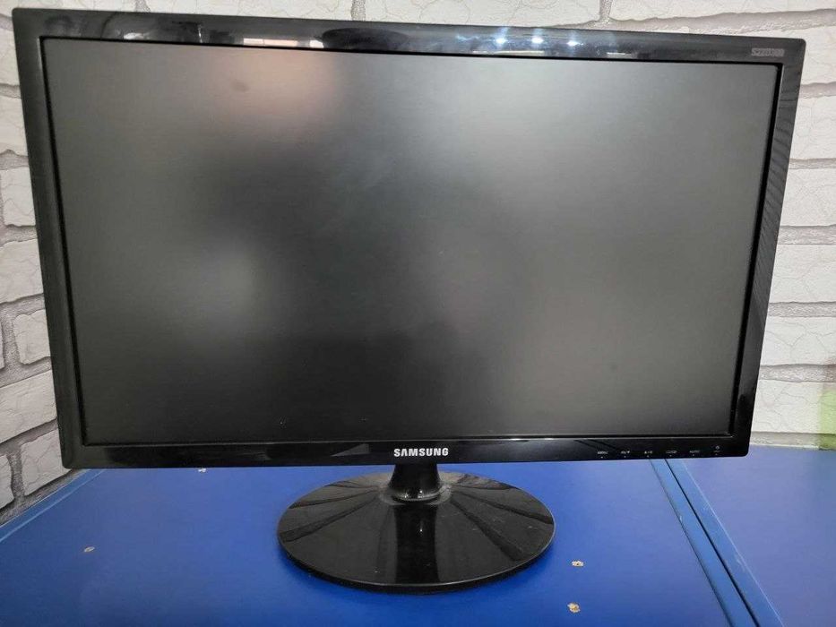 Монитор SAMSUNG диагональ  21.5