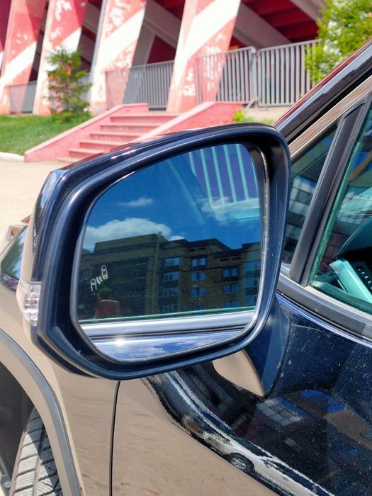 Продам автомобиль RAF4 объём 2.5