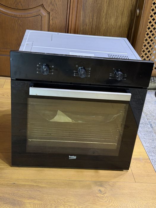 Духовой шкаф бу Beko