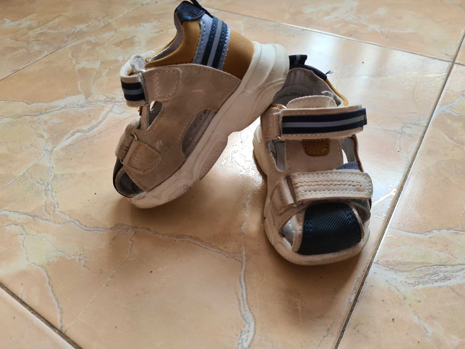 Детски сандали за момче – номер 20, бежови с тъмносини акценти, велкро