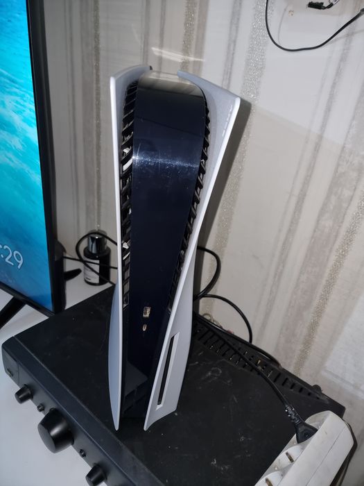 Vând PlayStation 5  Digital