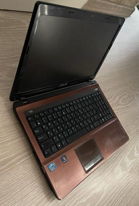 Ноутбук Б/У. Марка ASUS