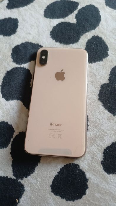 Vând iphone xs e foarte bun