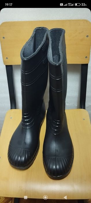 Продам сапоги резиновые по 5000