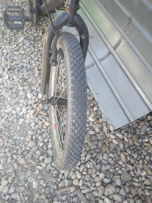 Bmx negru vezi pozele