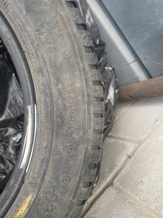 Продам комплект всесезонных шин