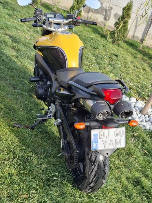 Detalii
Vând yamaha fz6 s2 naked 
Km 32000 
An 2009