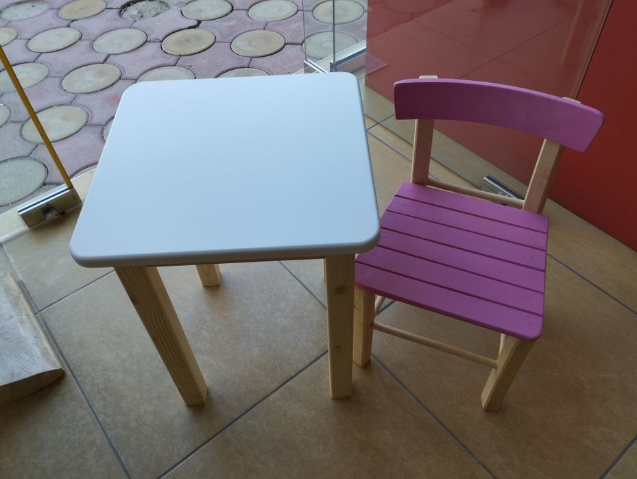 Детски комплект масички със столчета. Производител.