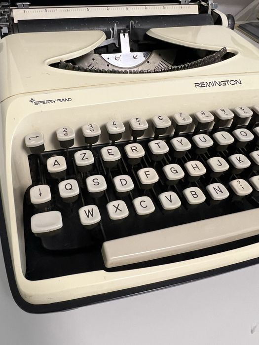 Mașină de scris Remington Elitra 1970