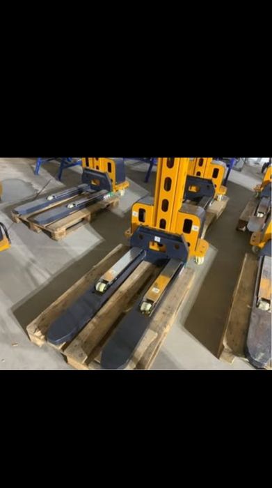 Самонатоварващ се стакер с подемност 500кг