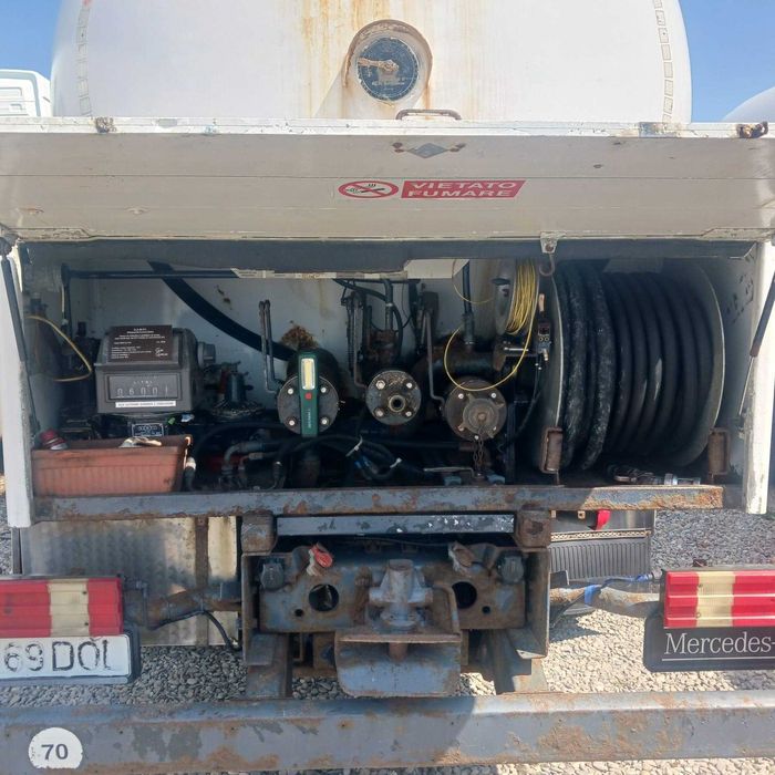 Mercedes-Benz Actros 2541 (6x2) – Autocisternă (GPL / Cisterne)