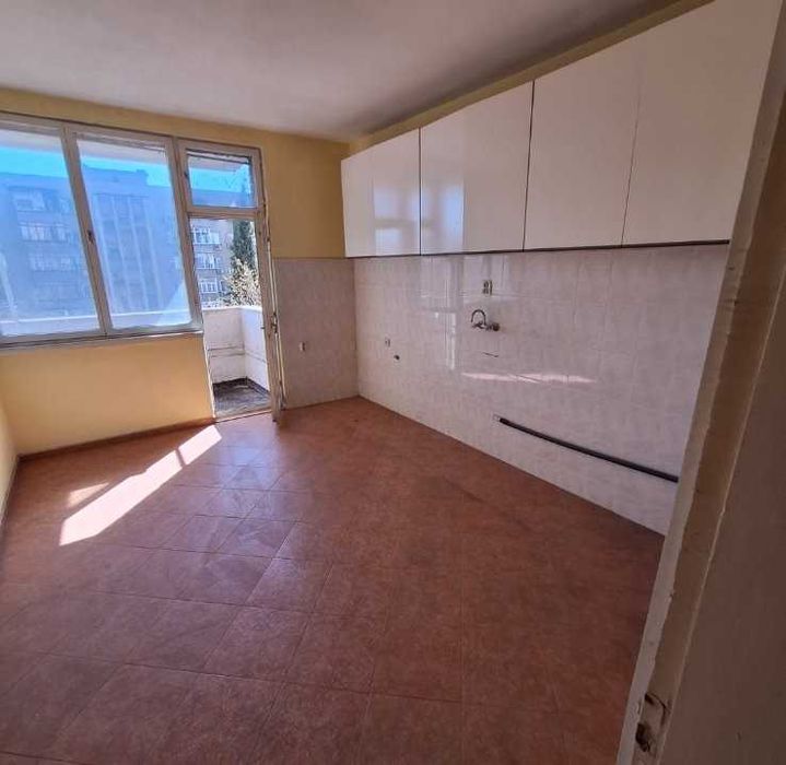 Продава се Двустаен апартамент в Стара Загора, Център - 64 кв.м за 957 €/кв.м - Снимка #7